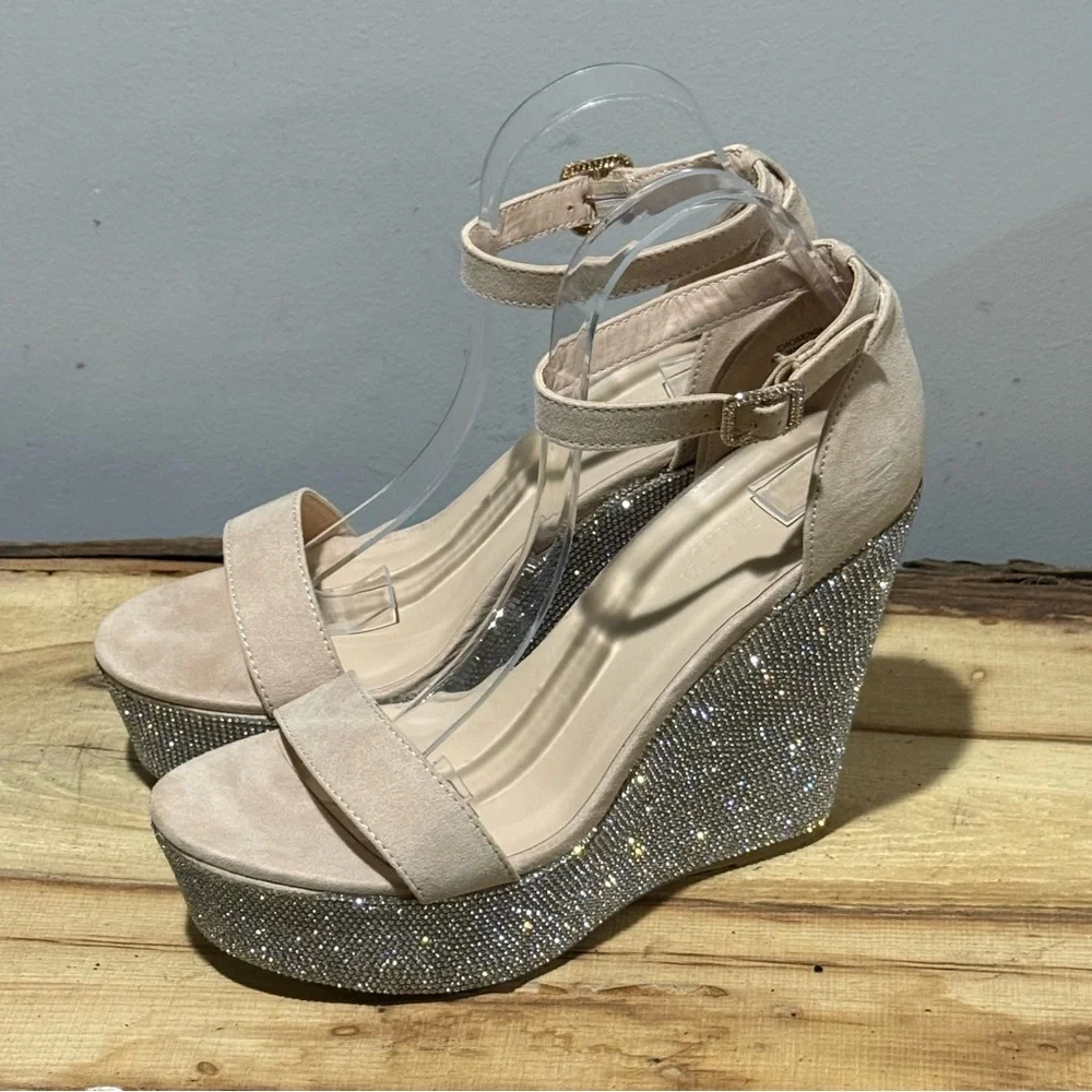 Fashion Nova Nude &‎ Sparkly Platform Wedge sandals Size 9 A40